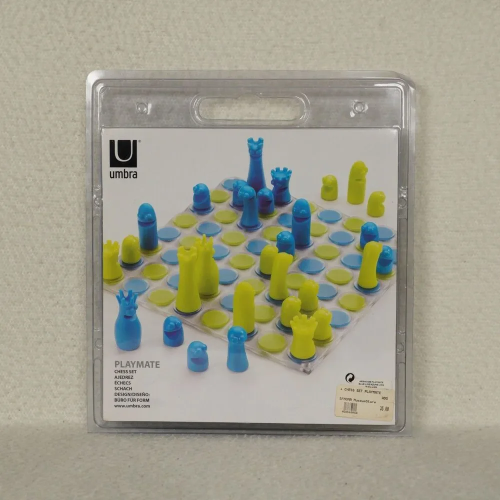 Umbra Playmate Chess Set Blue and Lime Rubber Game Pieces Buro fur Form Monster